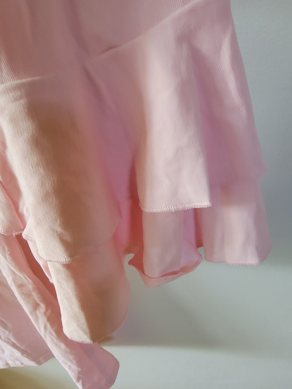 YISSANG Women's Pink Ruffled  Long- Bell Sleeve Top. Stretchy Size L. - Picture 6 of 7